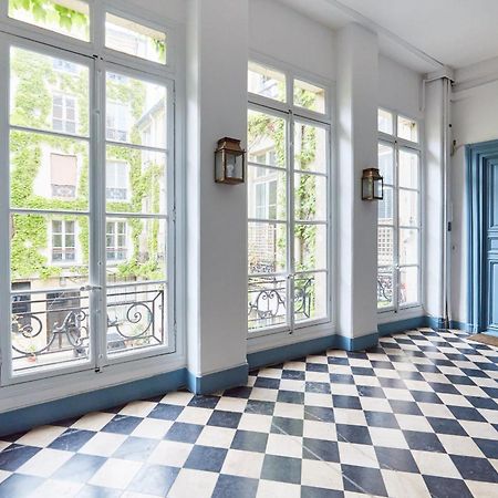 Place Des Vosges - 1Br With Balcony - Cityapartmentstay Paris Ngoại thất bức ảnh