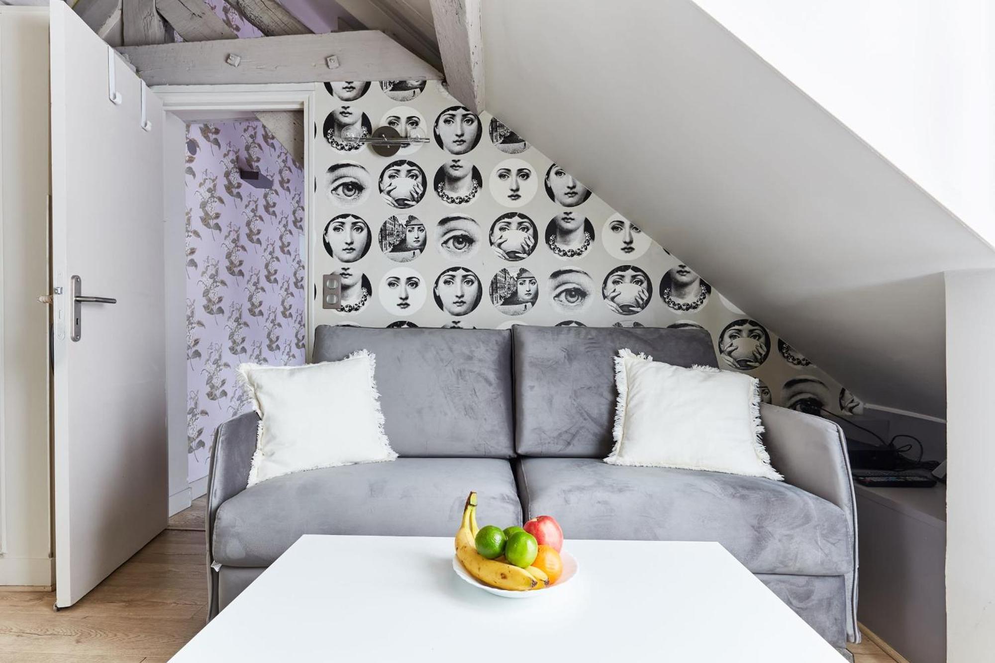 Place Des Vosges - 1Br With Balcony - Cityapartmentstay Paris Ngoại thất bức ảnh
