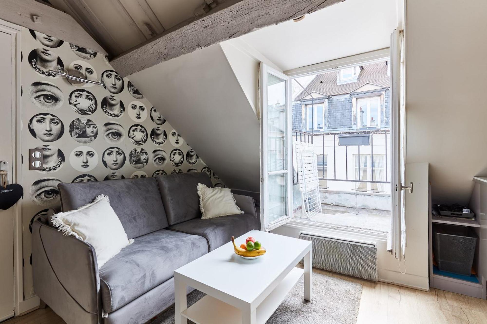 Place Des Vosges - 1Br With Balcony - Cityapartmentstay Paris Ngoại thất bức ảnh
