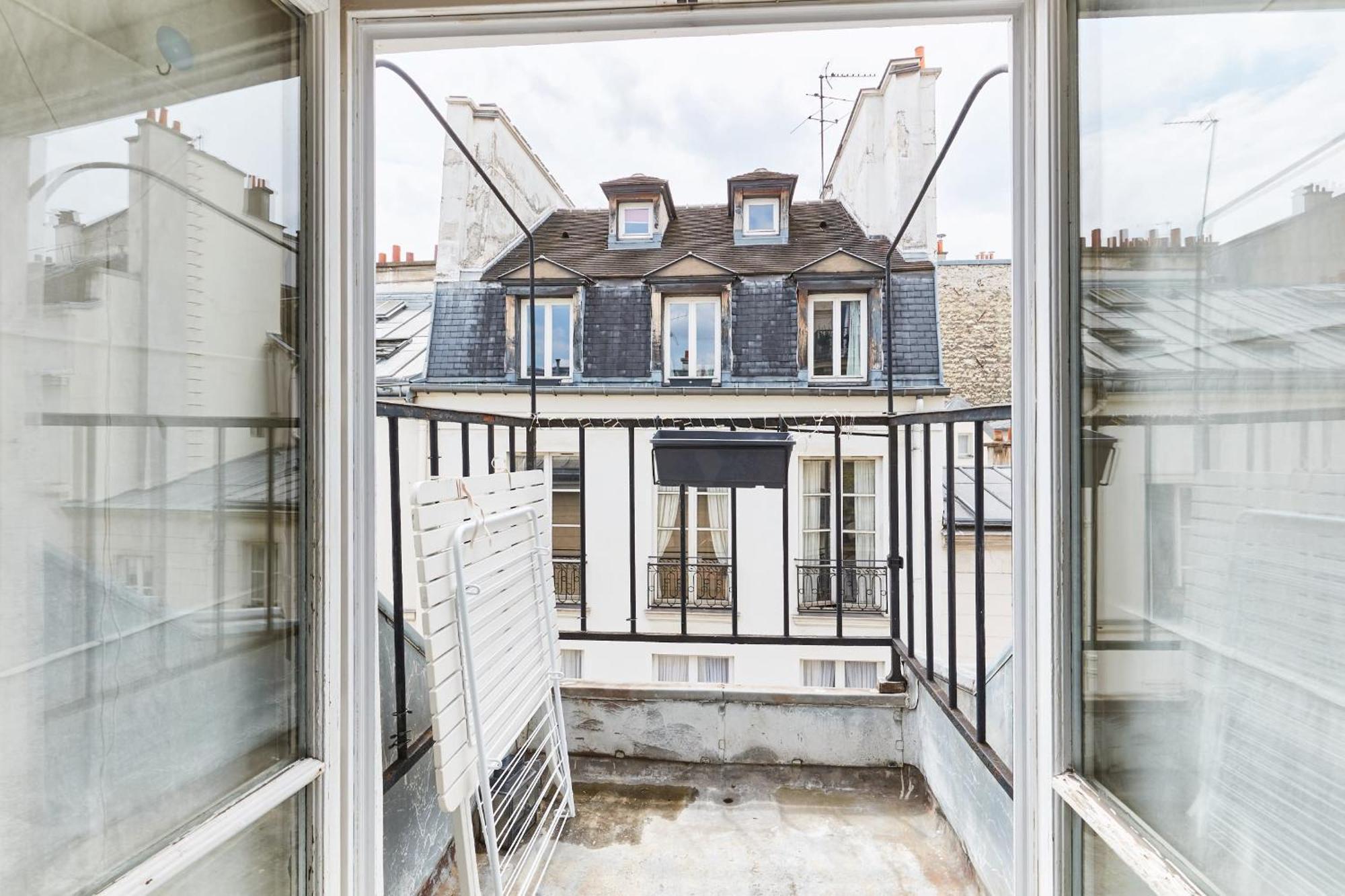Place Des Vosges - 1Br With Balcony - Cityapartmentstay Paris Ngoại thất bức ảnh