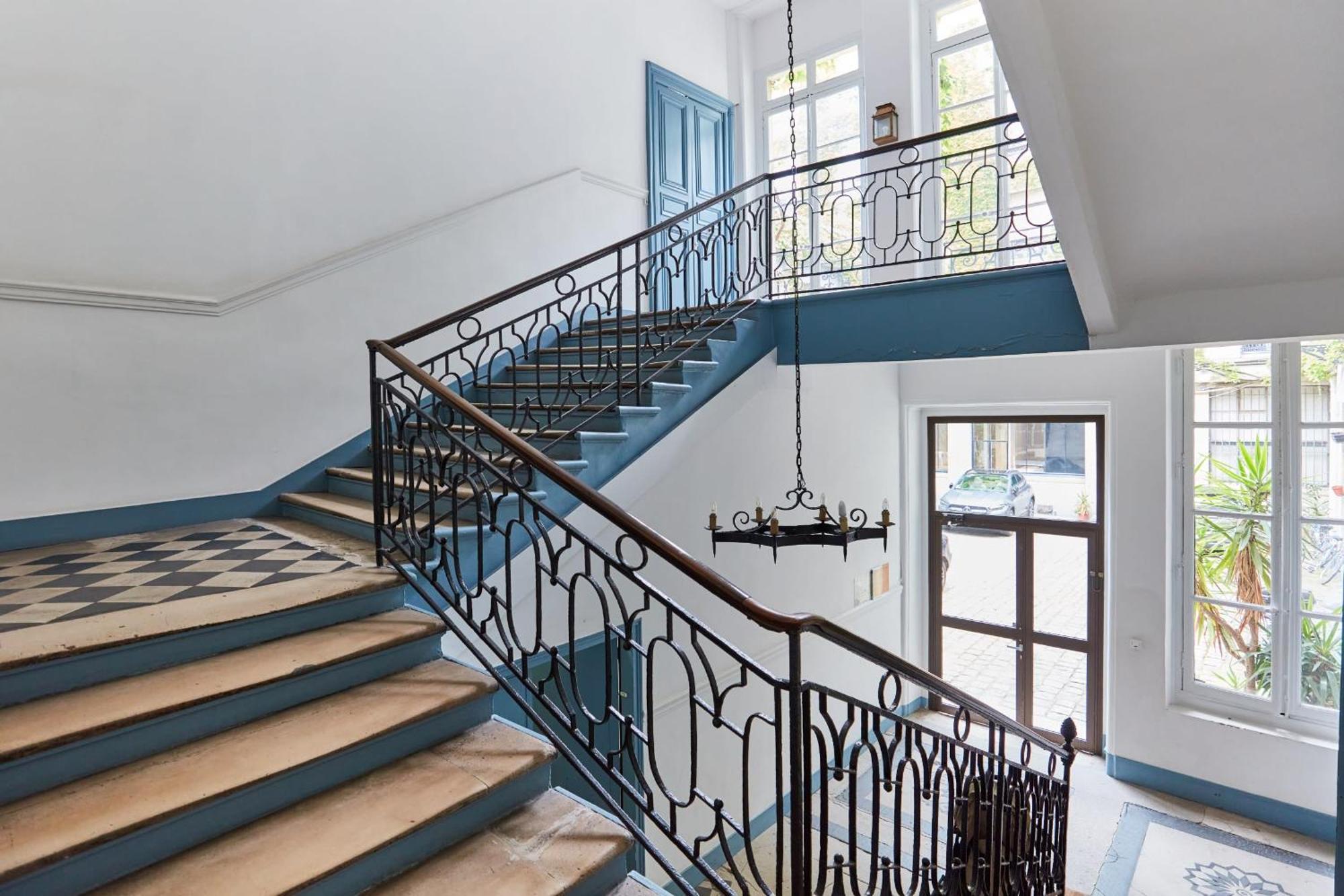 Place Des Vosges - 1Br With Balcony - Cityapartmentstay Paris Ngoại thất bức ảnh