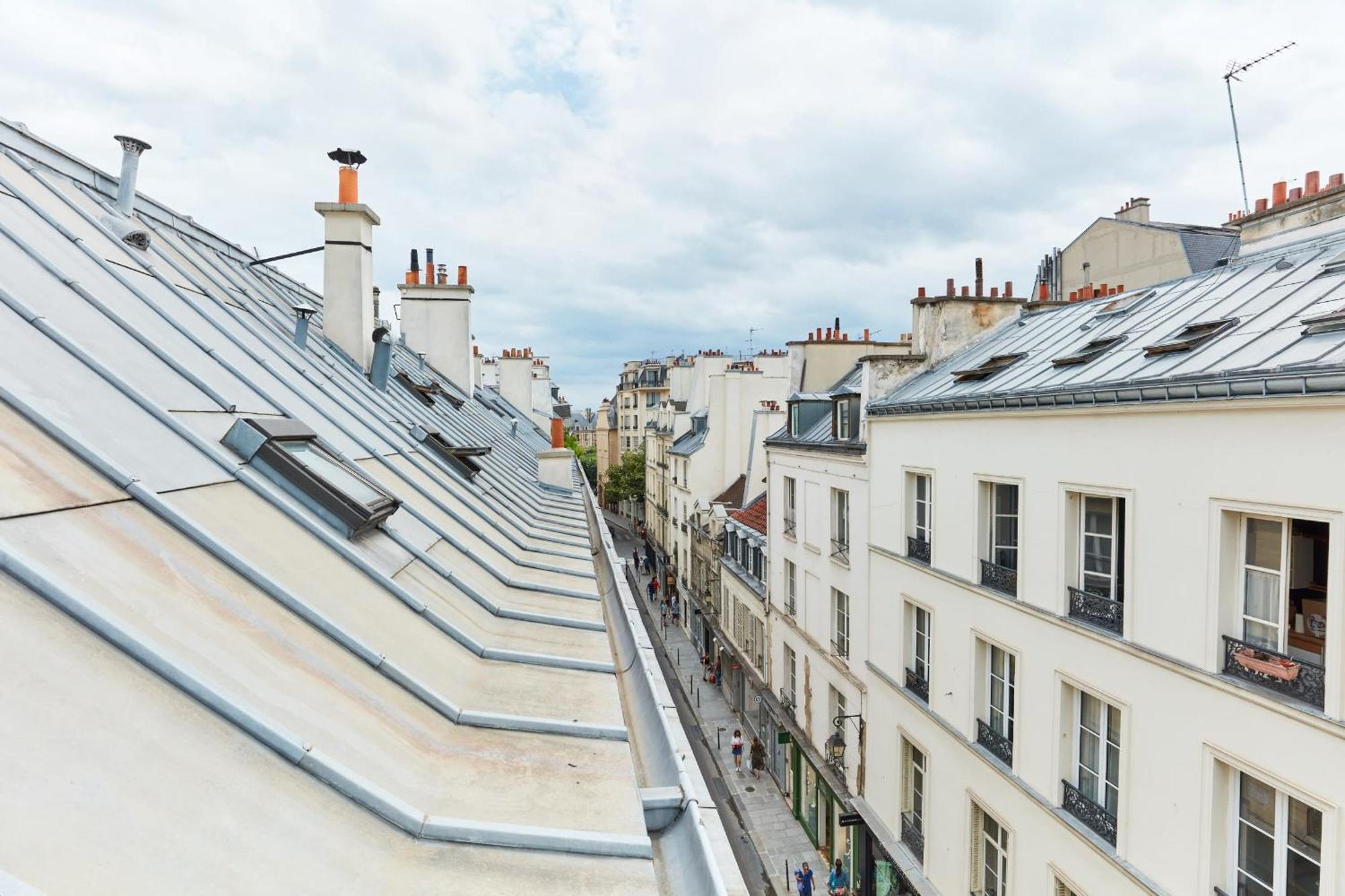 Place Des Vosges - 1Br With Balcony - Cityapartmentstay Paris Ngoại thất bức ảnh